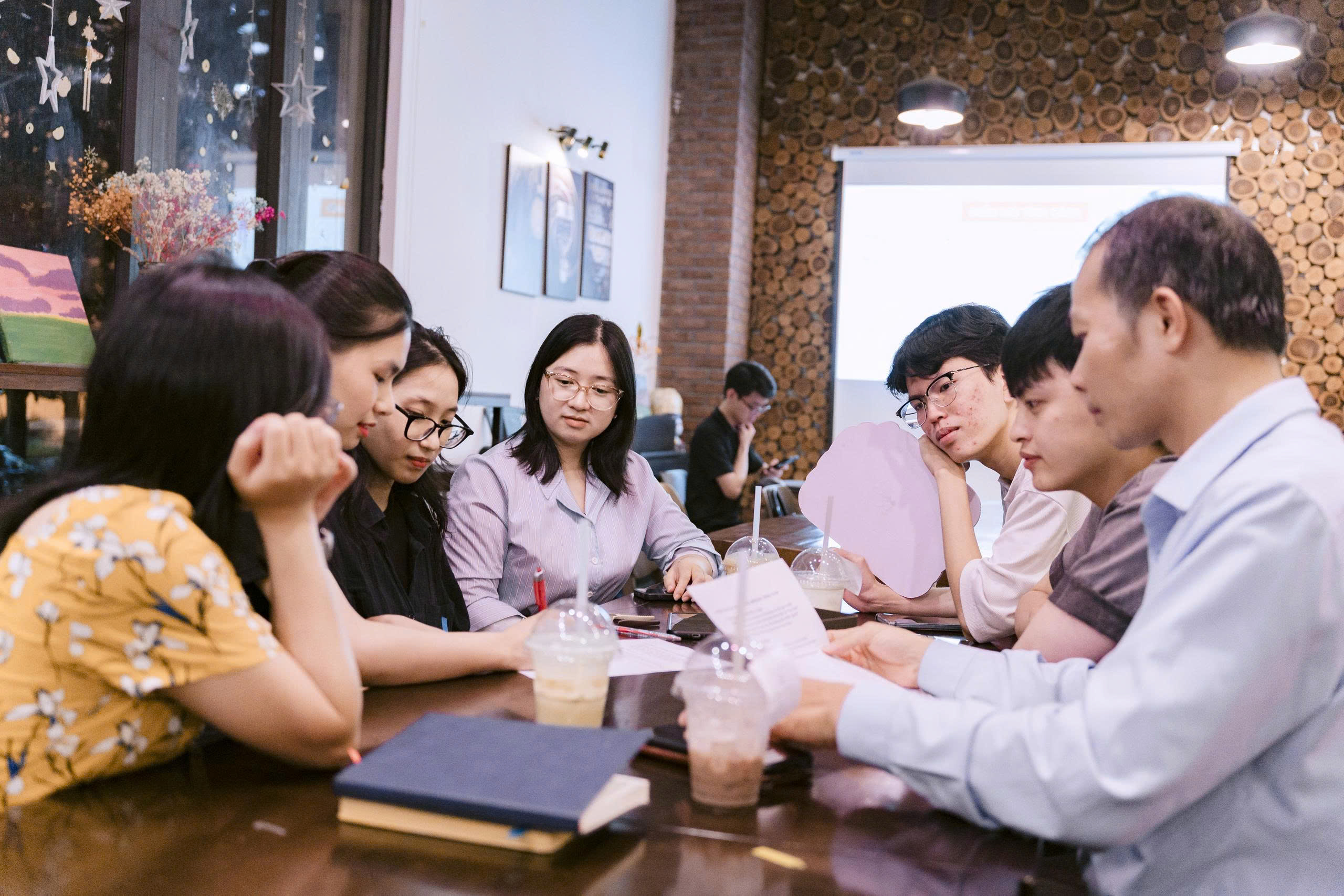 Hoạt động nhóm xây dựng đội ngũ